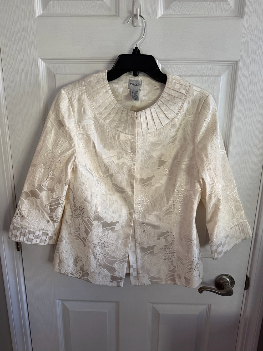 Chico's Cream Floral Jacquard Pleated-Neck Jacket